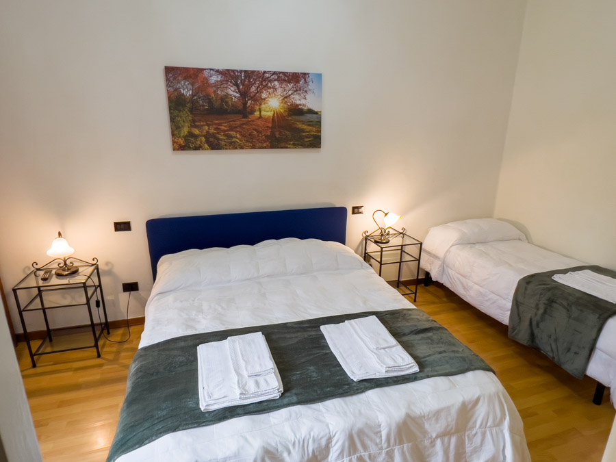 Camera Tripla Standard